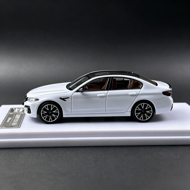 Modelo Howie 1/64 NOVO BMW M5  - Die Cast Car 1 64 avaliação e preço