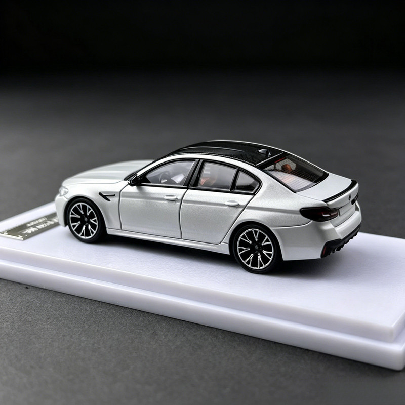 Modelo Howie 1/64 NOVO BMW M5  - Die Cast Car 1 64 avaliação e preço